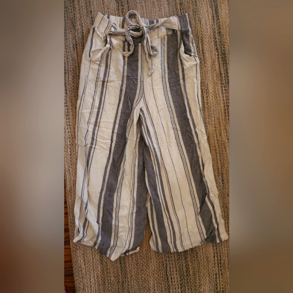 Flowing Grey/White Pants, Ankle length